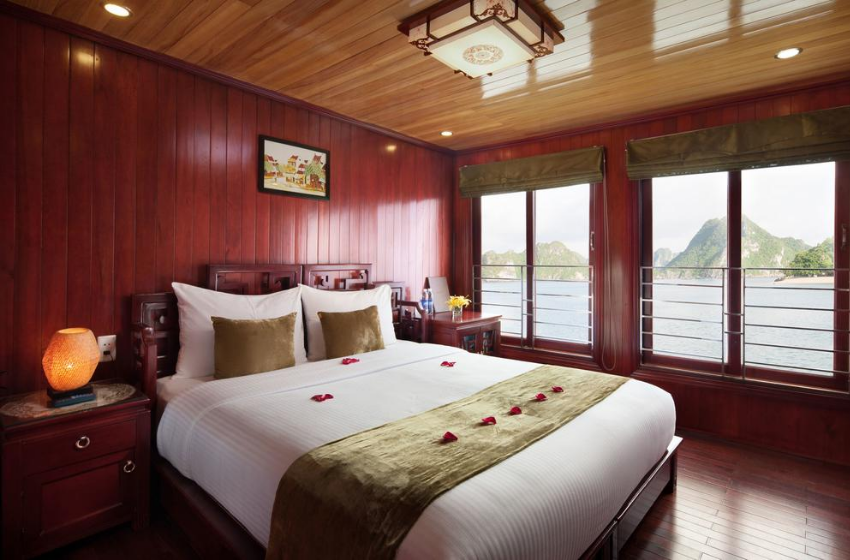 Halong Royal Palace Cruise $120 | Ha Long Bay 4 star cruises | Aio Travel